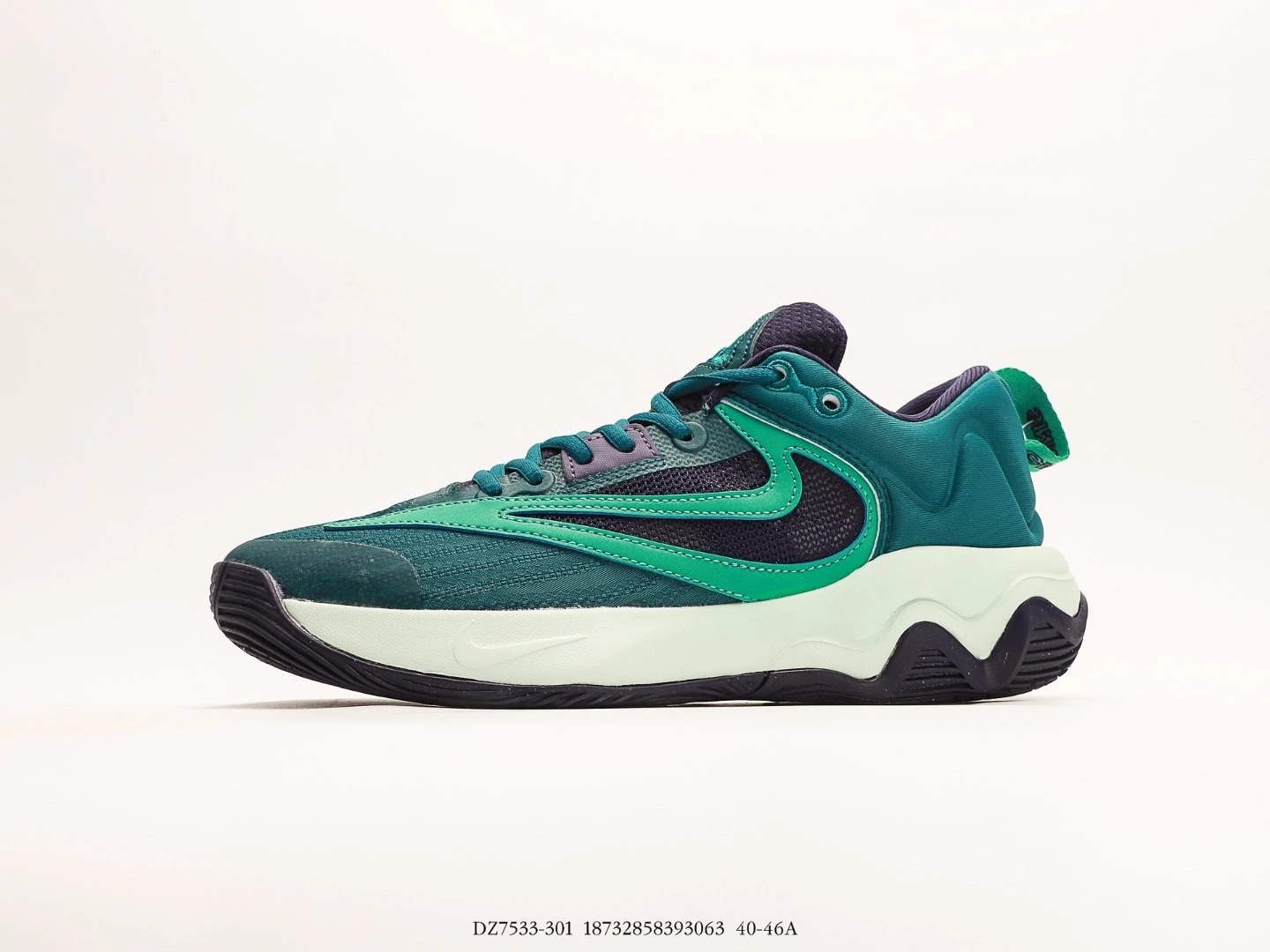 Nike Men’s Basketball Shoes Green Mesh Lace-Up DZ7533-301