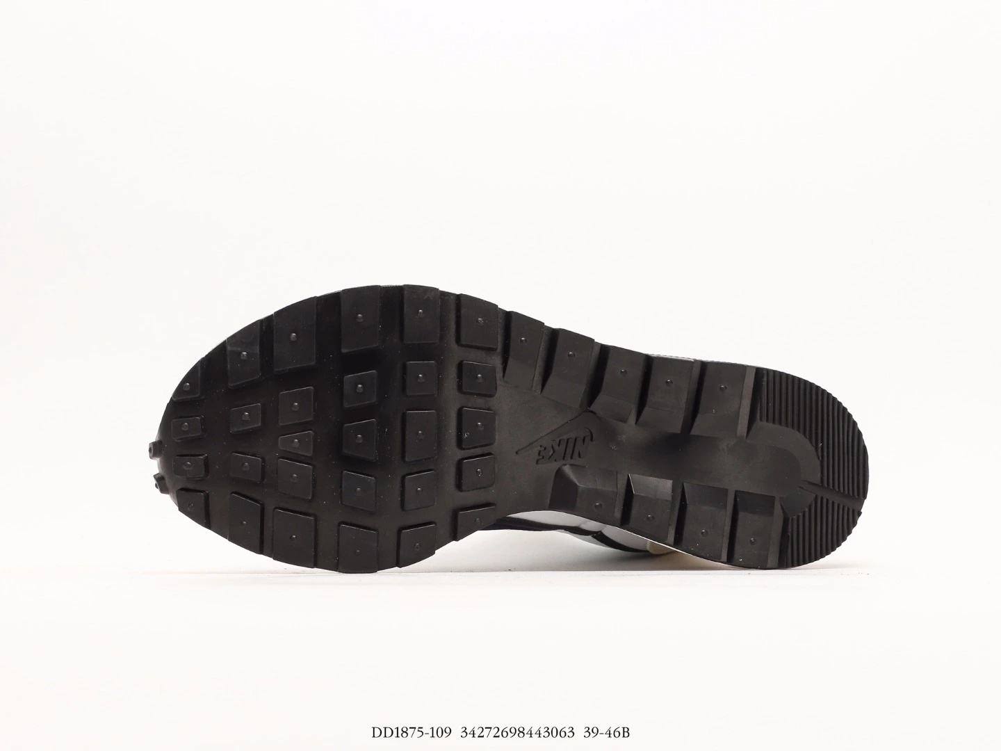 Nike Sacai Vaporwaffle Sneakers White Navy Suede DD1875-109