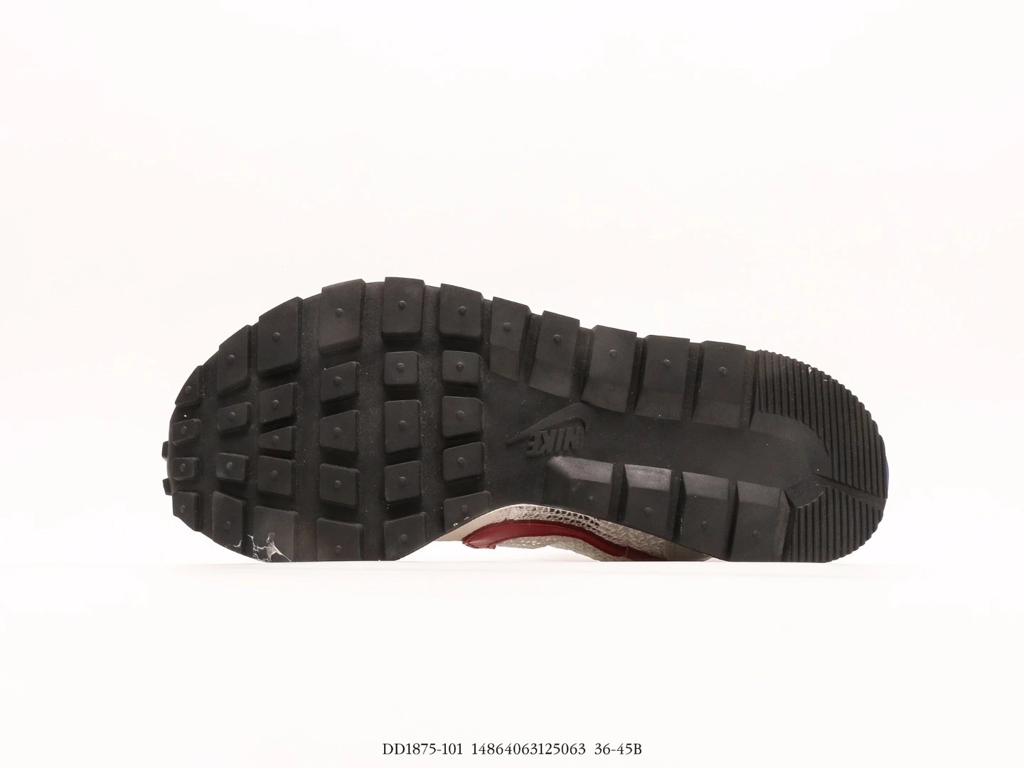 Nike Sacai Vaporwaffle Sneakers Grey Red White DD1875-101