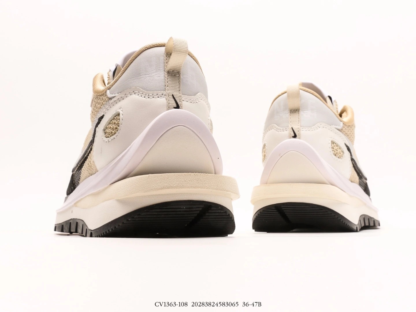 Nike Sacai Vaporwaffle Sneakers Beige Suede Mesh CV1363-108