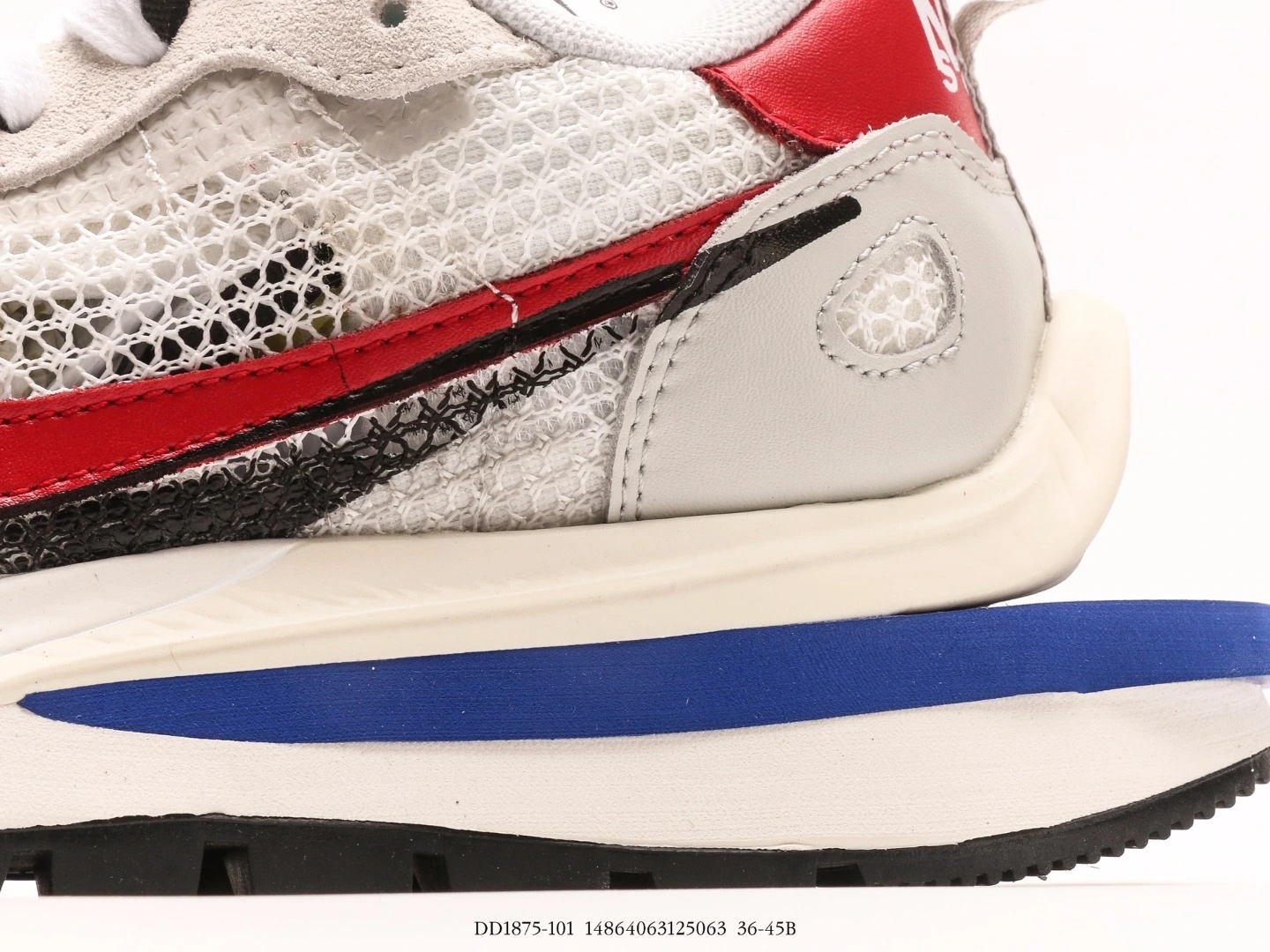 Nike Sacai Vaporwaffle Sneakers Grey Red White DD1875-101