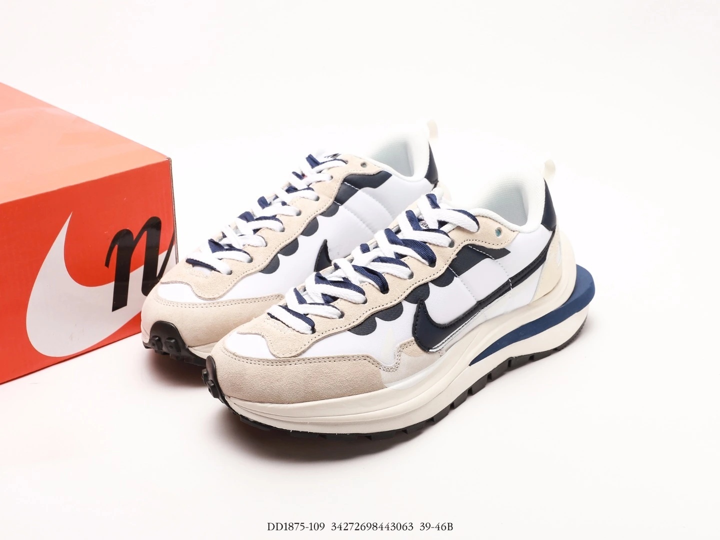 Nike Sacai Vaporwaffle Sneakers White Navy Suede DD1875-109