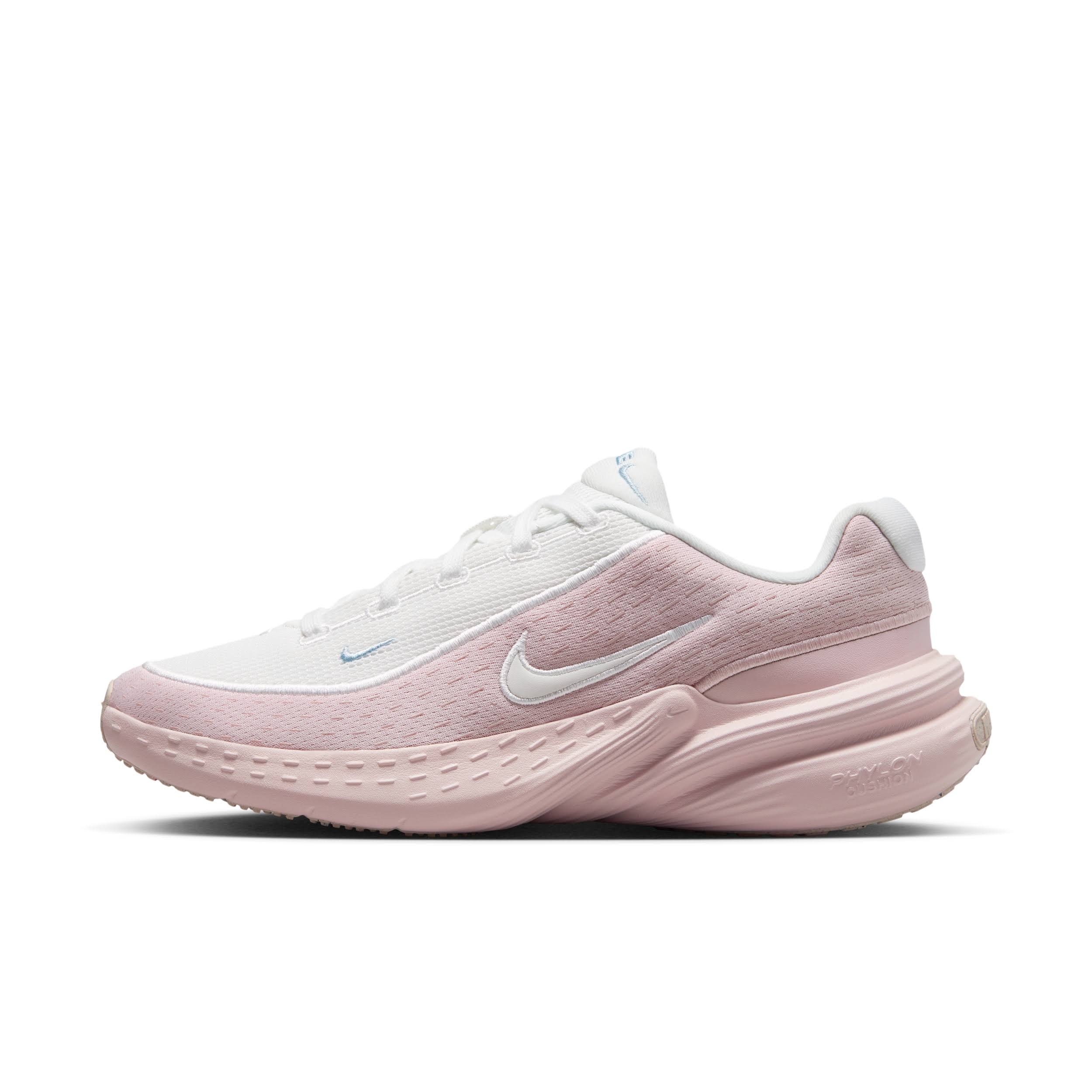 Nike Women's Uplift SC Sneaker