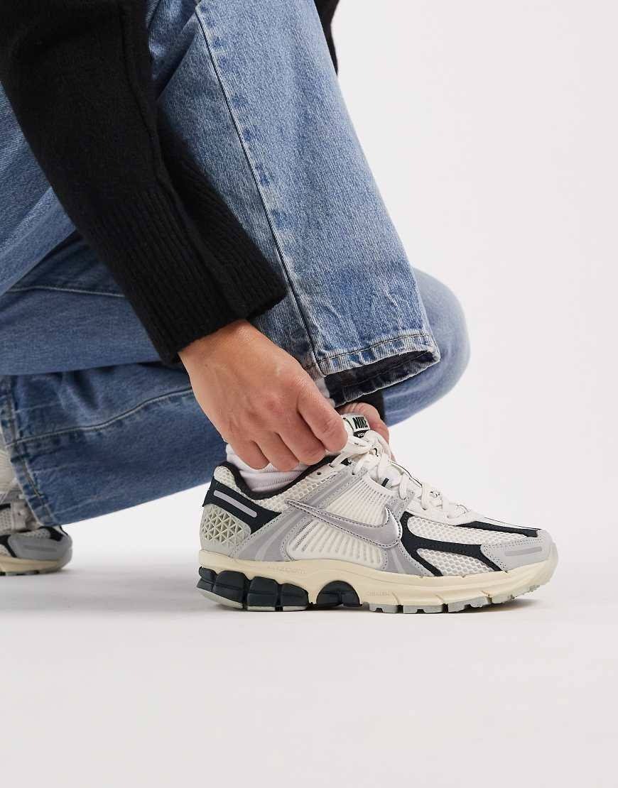 Nike - Zoom Vomero 5 Sneakers - Women - Rubber_Leather - WM 5 US - White