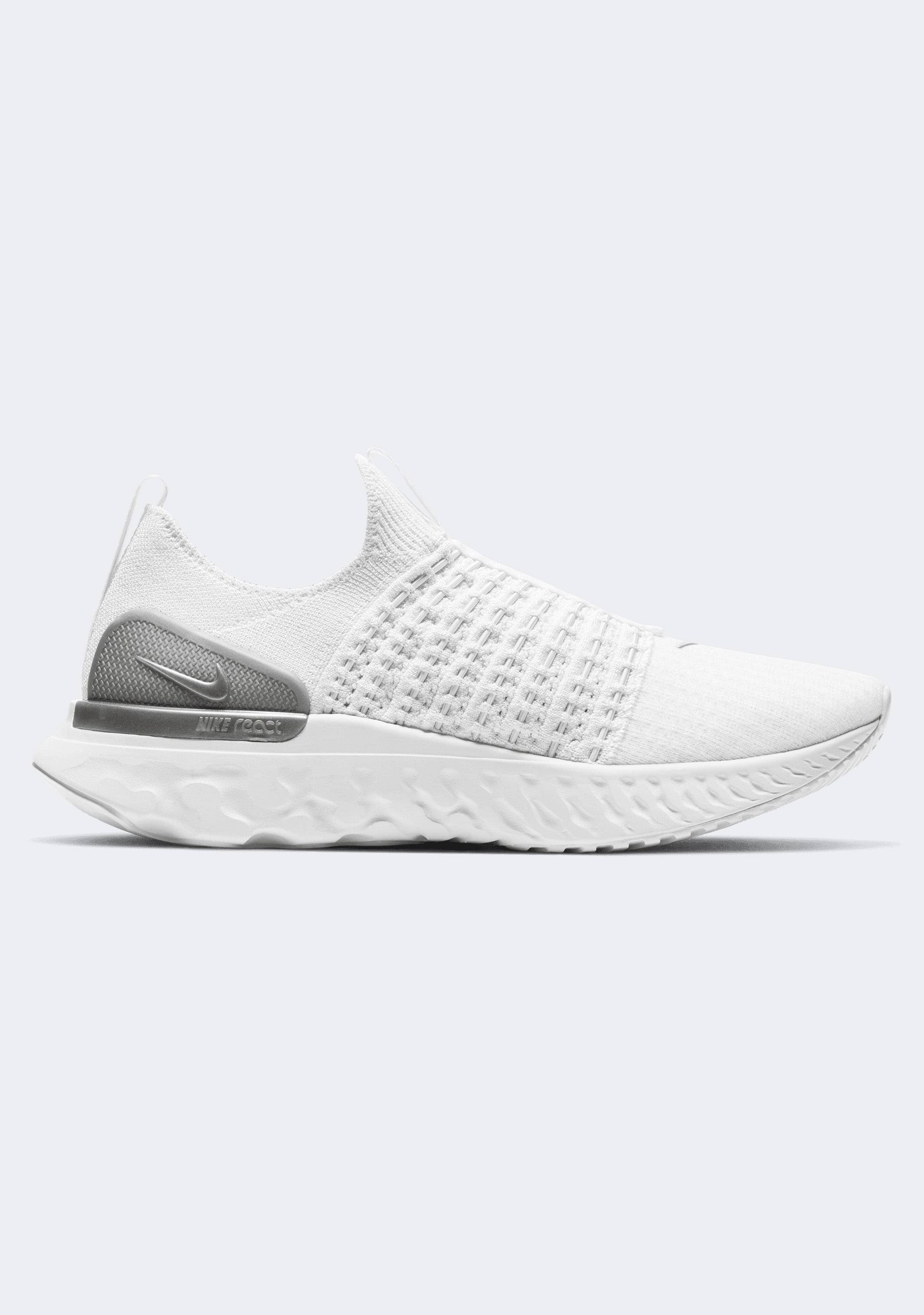 Nike Women's React Phantom Run Flyknit 2