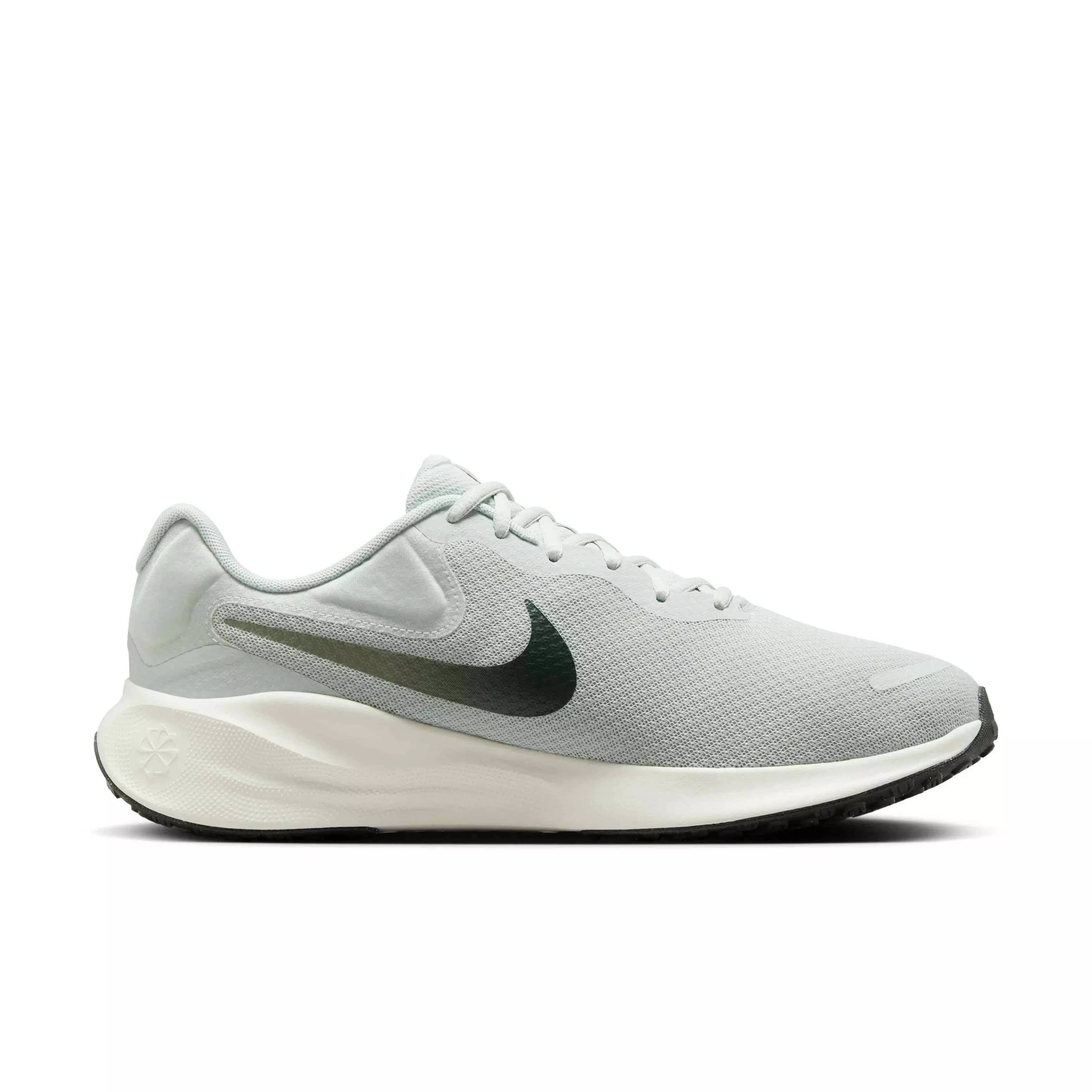 Nike Men's Revolution 7 Running Shoes
