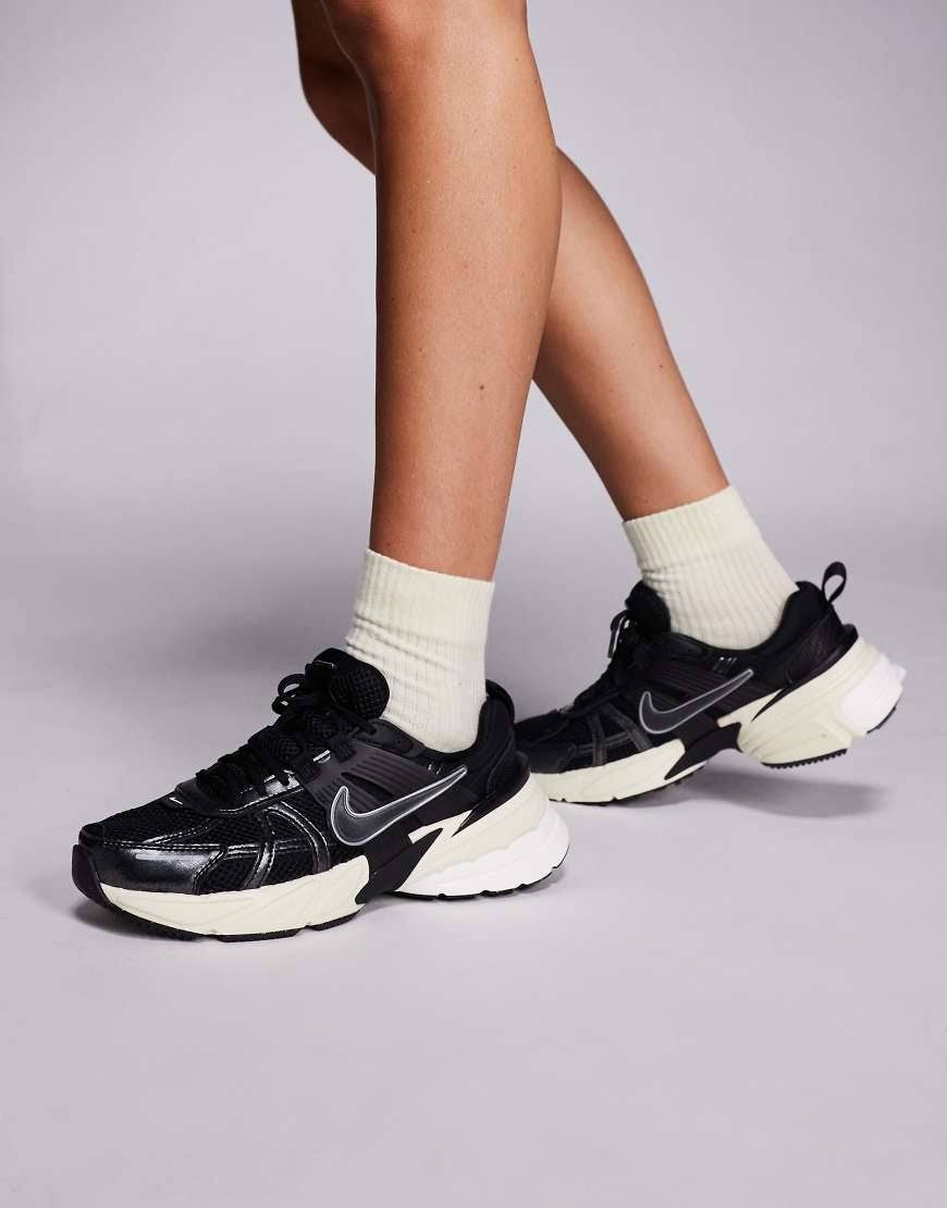 Nike - V2K Run Sneakers - Women - Rubber_Leather - WM 5 US - Black