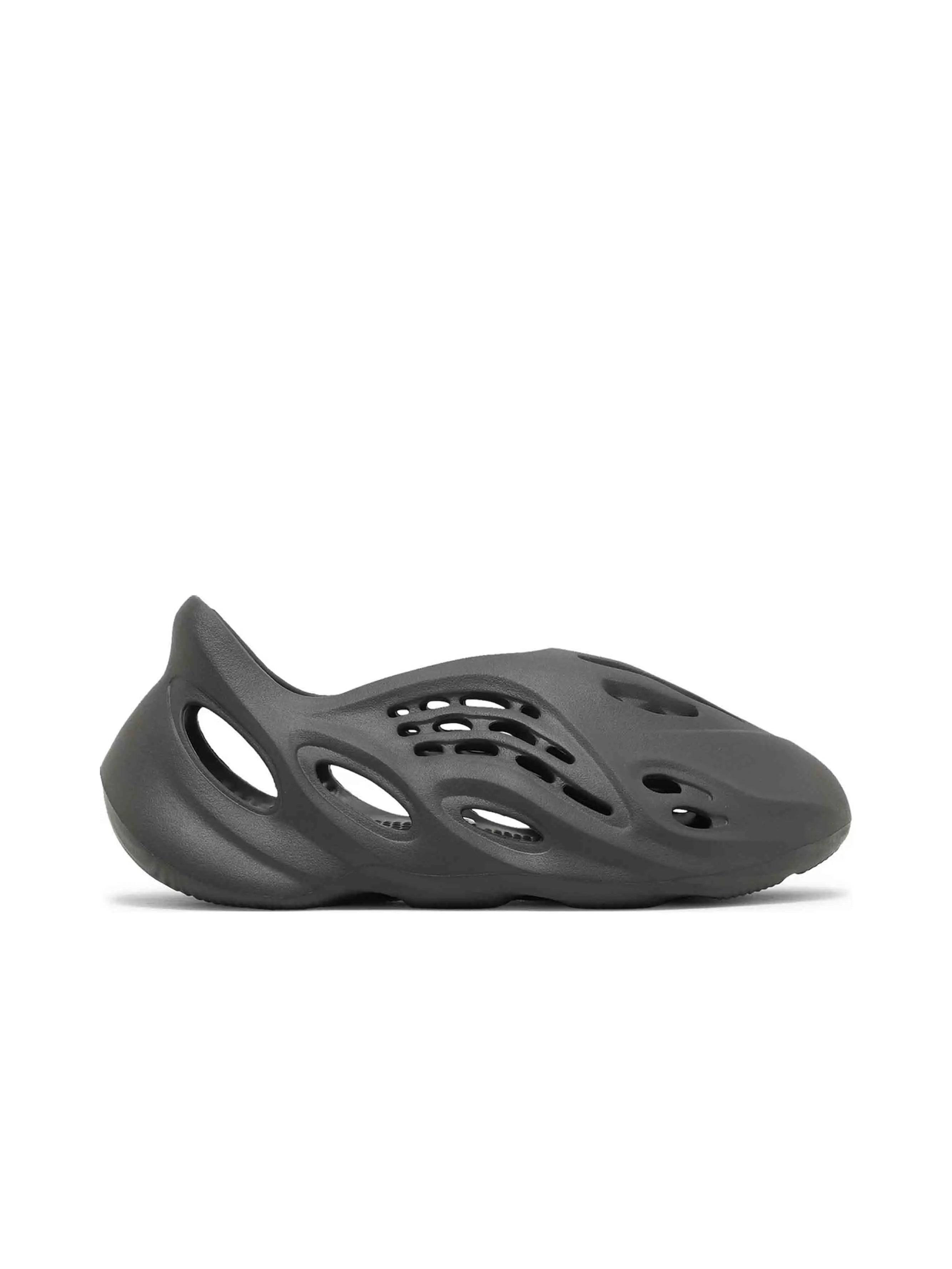 adidas Yeezy Foam RNR Carbon men
