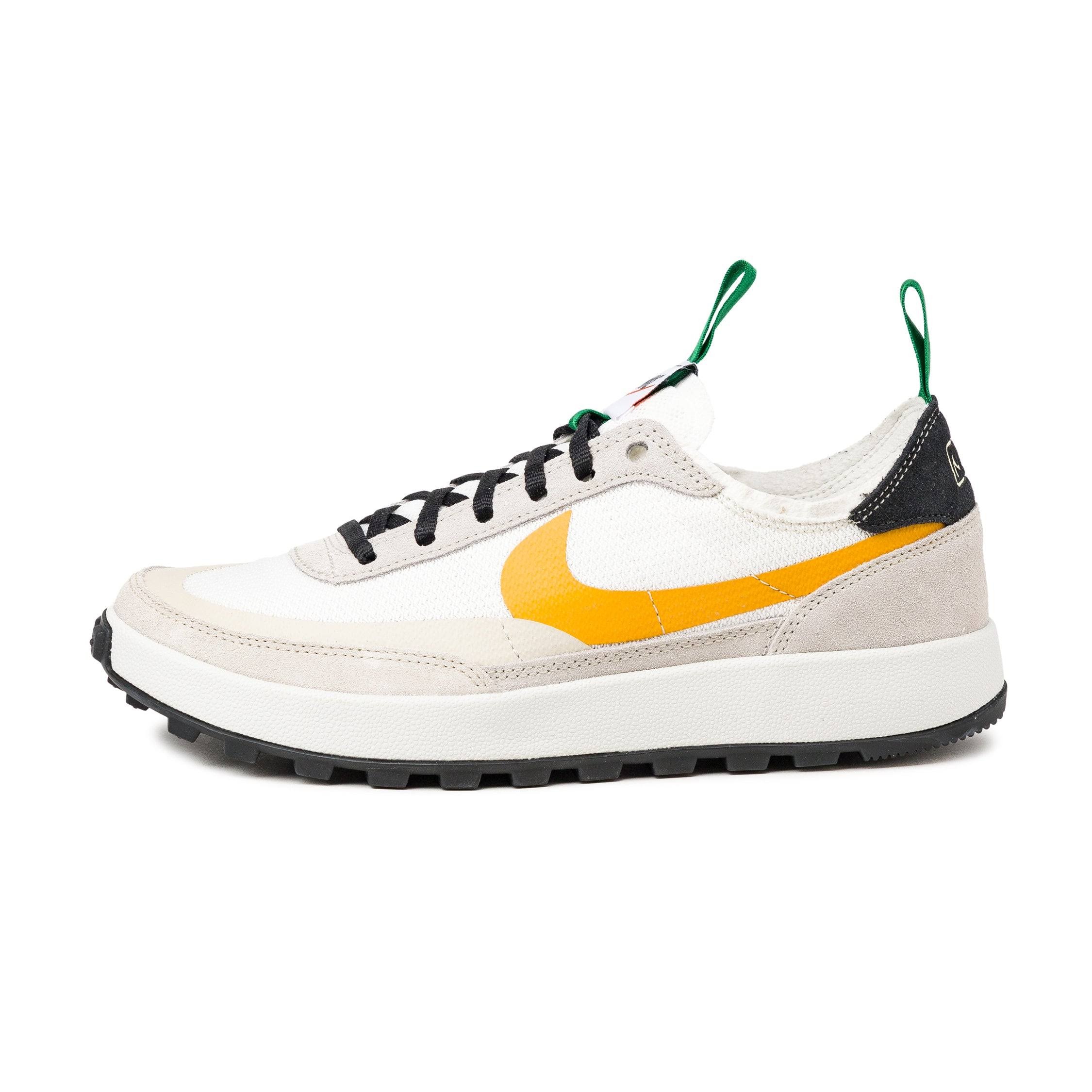 Women's Nike General Purpose Shoe in Summit White _ University Gold