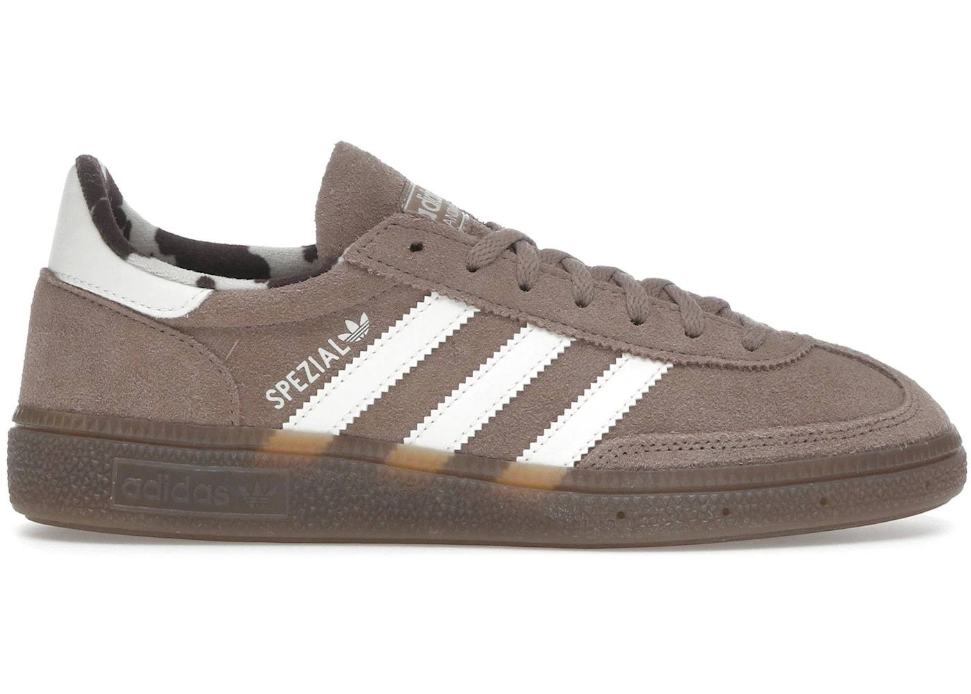 adidas Women s Wmns Handball Spezial Chalky