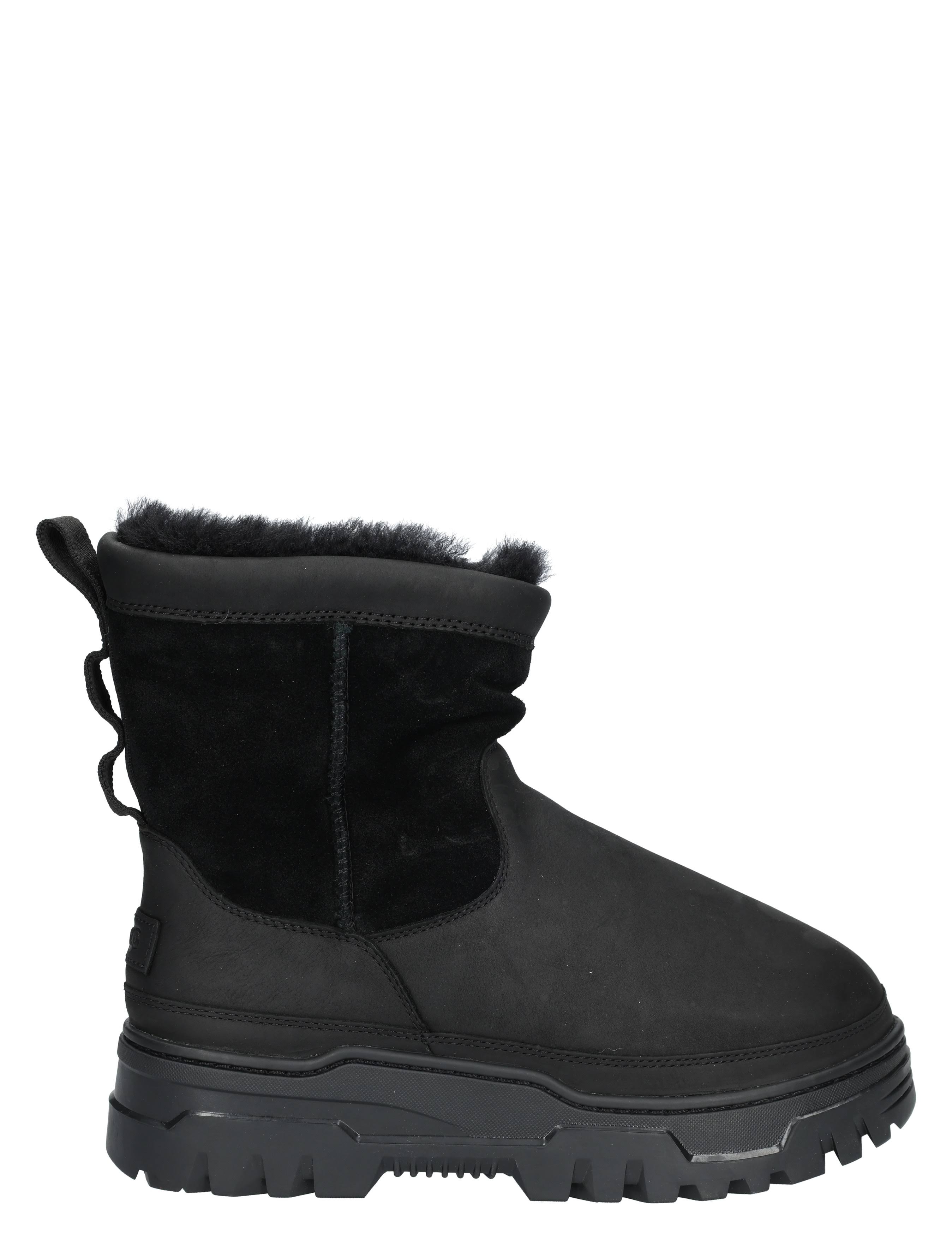 UGG Men s Heritage Pull-On Trailgazer