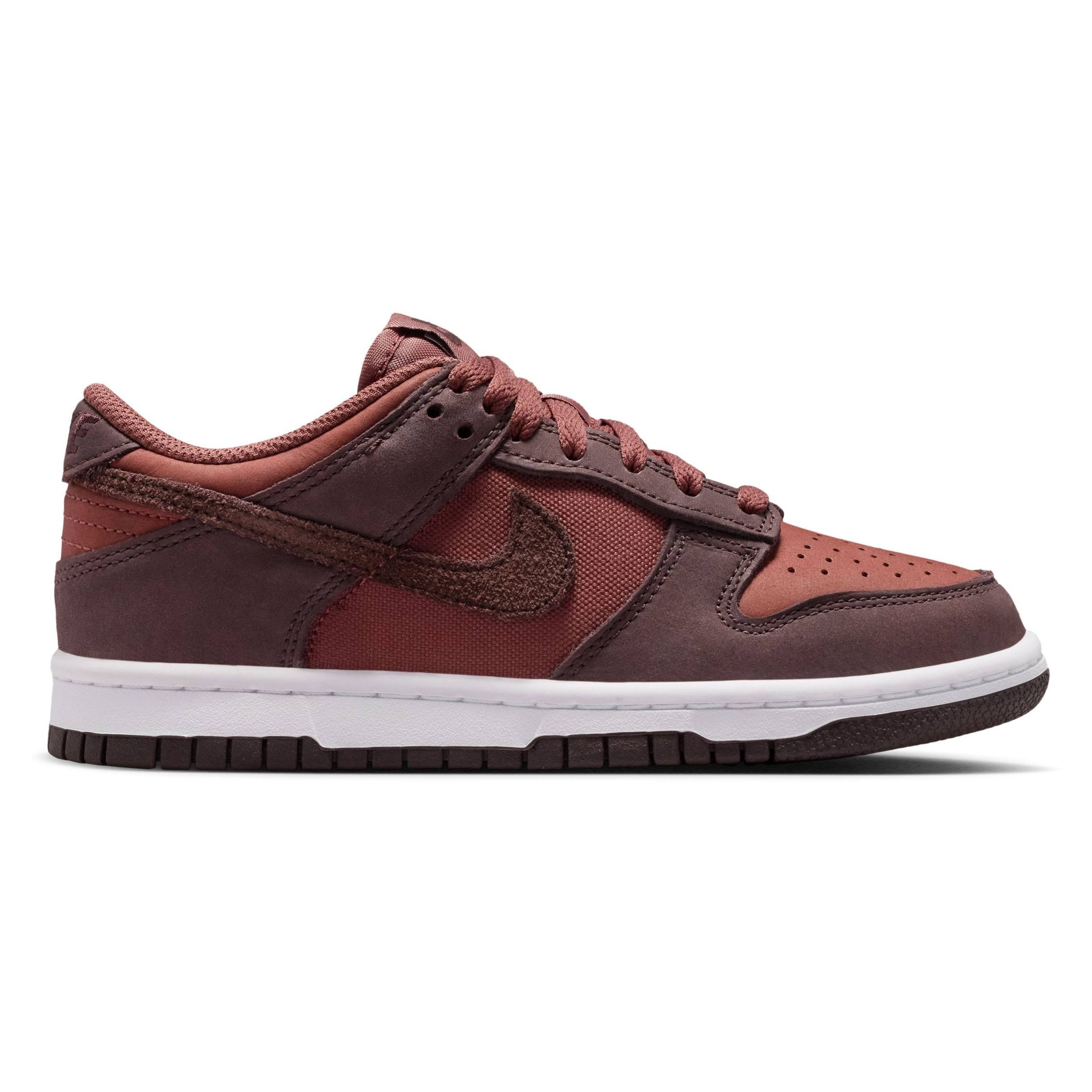 Nike Kids Dunk Low SE Basketball Shoes