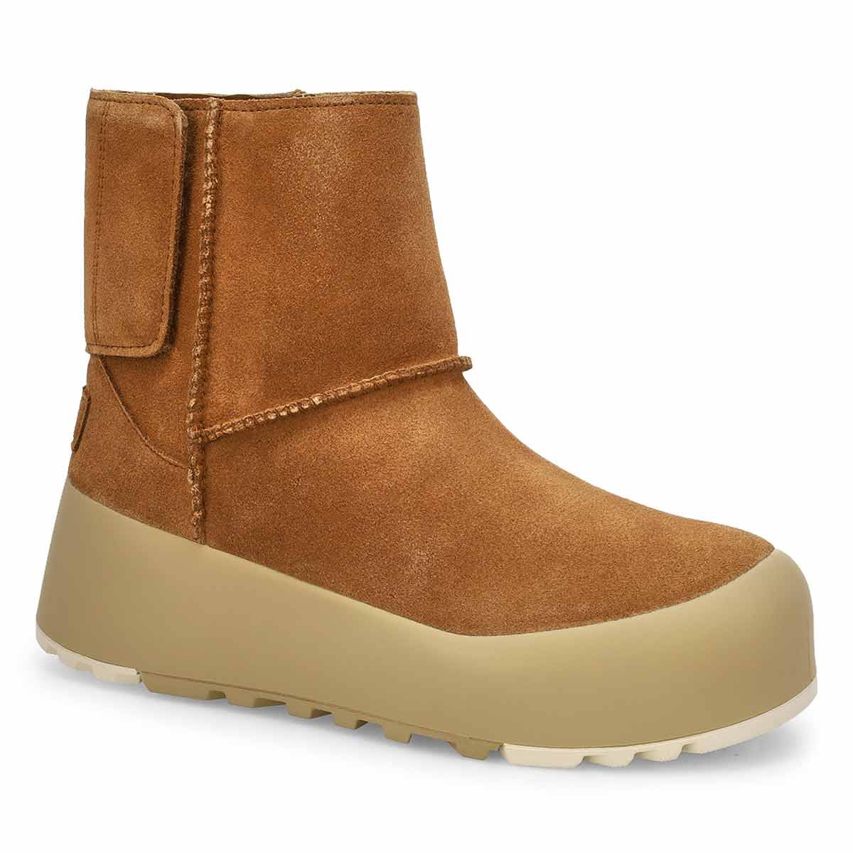 UGG Women s Classic Streetscape Boot