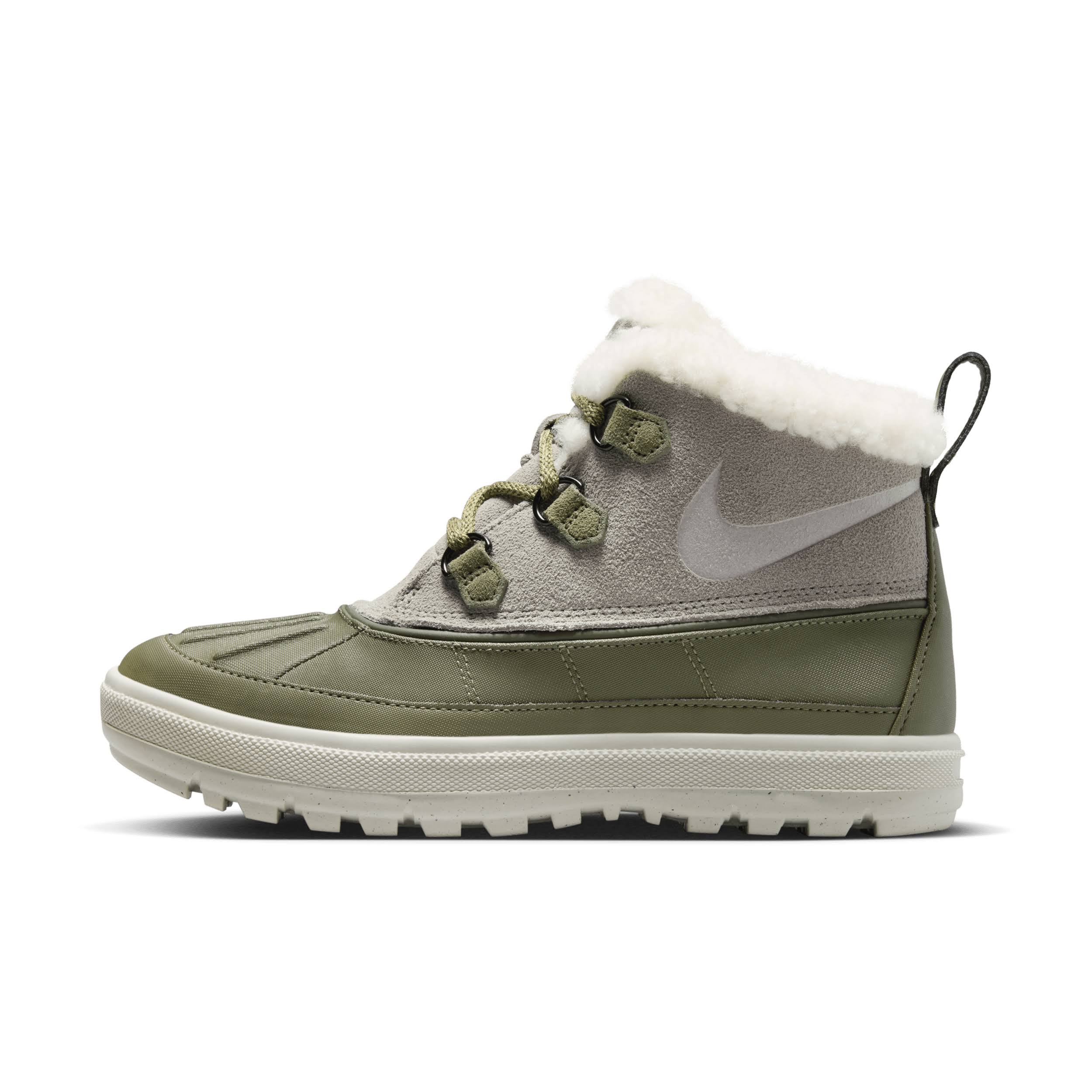Nike Women s Woodside Chukka 2